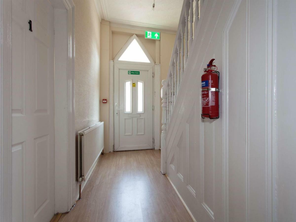 Crew Rooms Anfield Liverpool Bagian luar foto